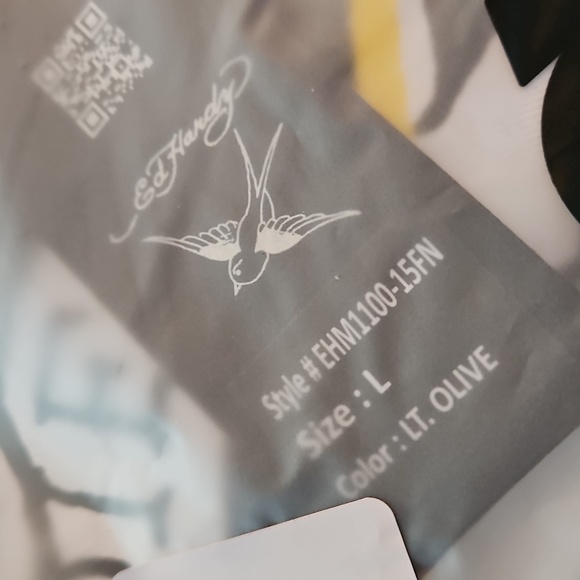 Ed Hardy Love Dies Hard Short Sleeve Tee - Picture 6 of 6